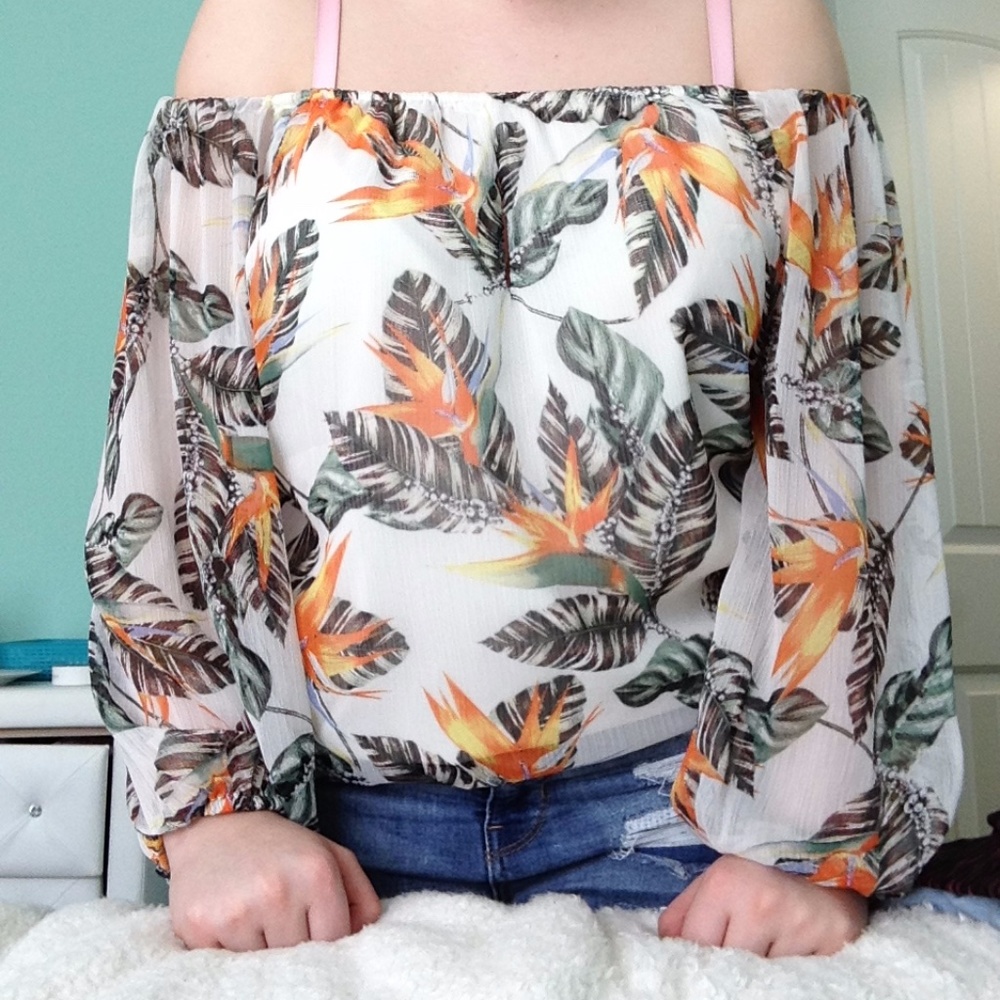 Philosophy off the shoulder lead & flower pattern